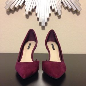 Faux suede D 'Orsay pumps